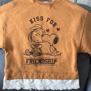 Girls sz. 13-14 Peanuts sweatshirt